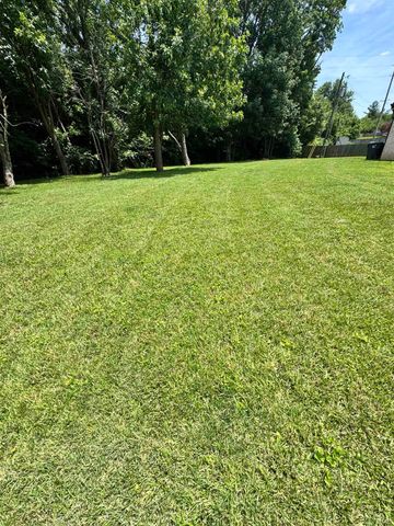 4244 Meadowbrook Lane, Newburgh, IN 47630