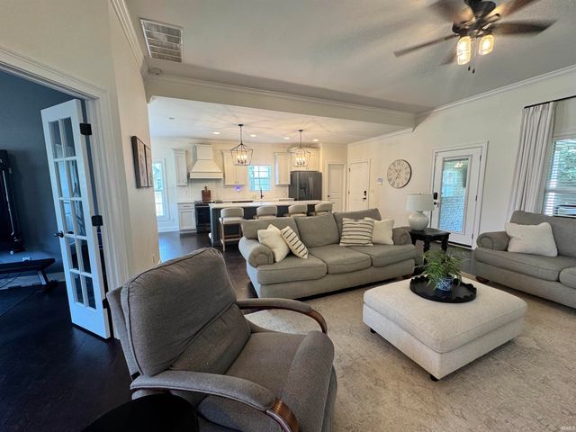 4244 Meadowbrook Lane, Newburgh, IN 47630