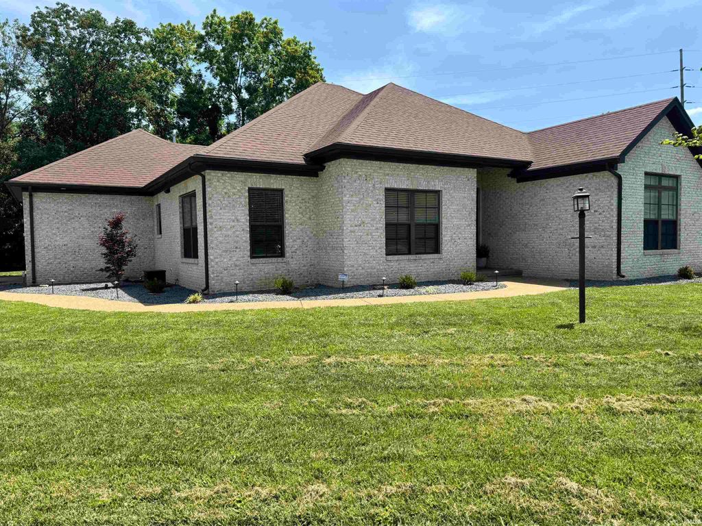 4244 Meadowbrook Lane, Newburgh, IN 47630