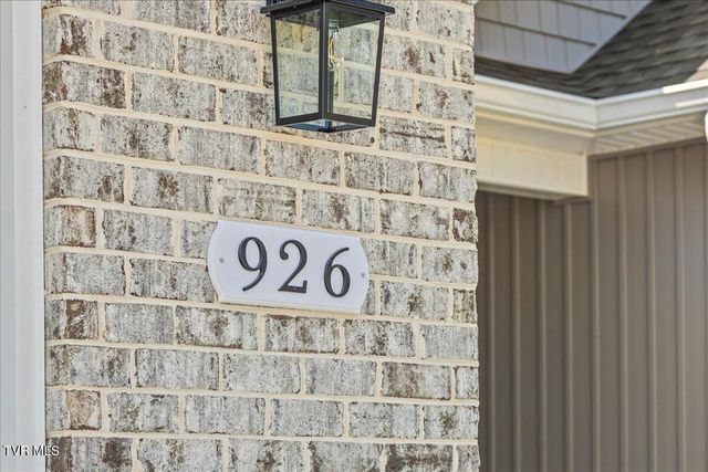 926 Daybreak Crest, Jonesborough, TN 37659
