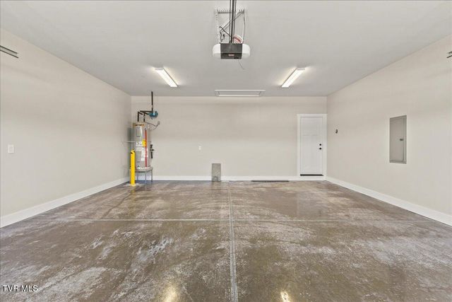 926 Daybreak Crest, Jonesborough, TN 37659