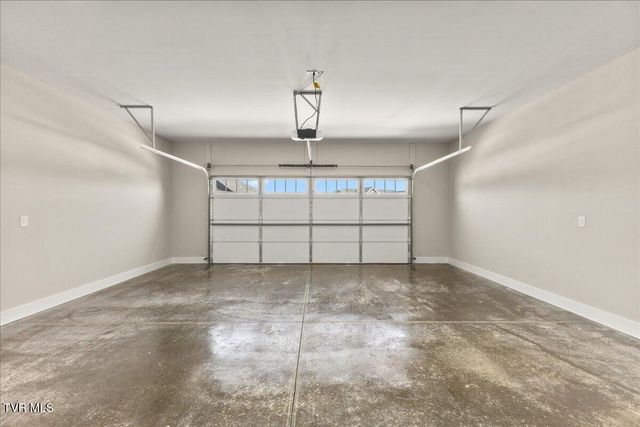 926 Daybreak Crest, Jonesborough, TN 37659