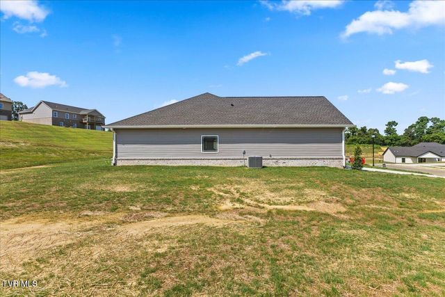 926 Daybreak Crest, Jonesborough, TN 37659