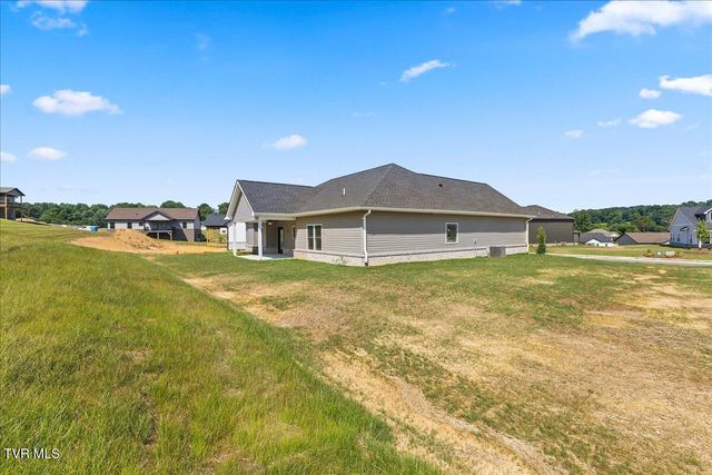 926 Daybreak Crest, Jonesborough, TN 37659