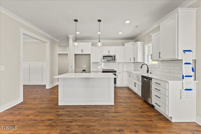 926 Daybreak Crest, Jonesborough, TN 37659