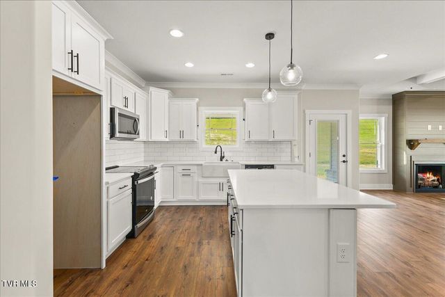 926 Daybreak Crest, Jonesborough, TN 37659