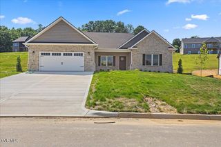 926 Daybreak Crest, Jonesborough, TN 37659