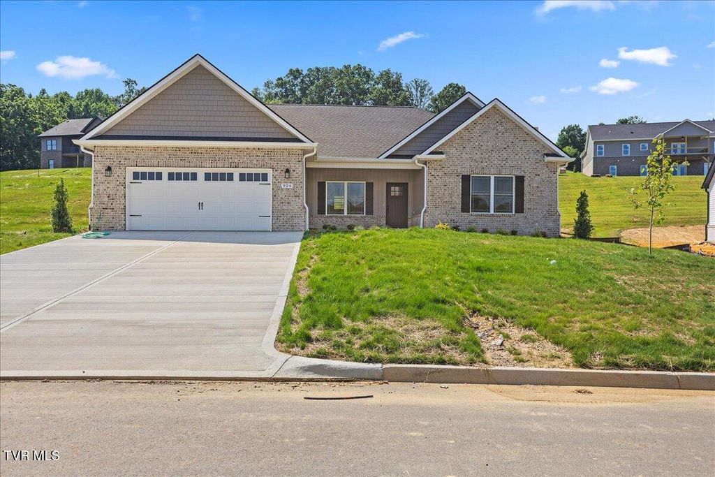 926 Daybreak Crest, Jonesborough, TN 37659