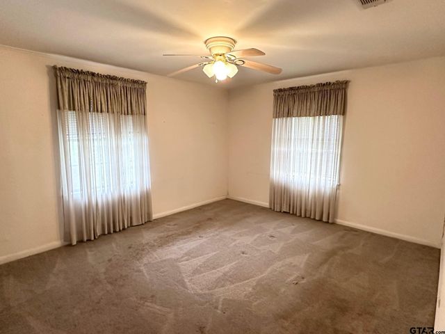 1006 E Easy Avenue, Crockett, TX 75835