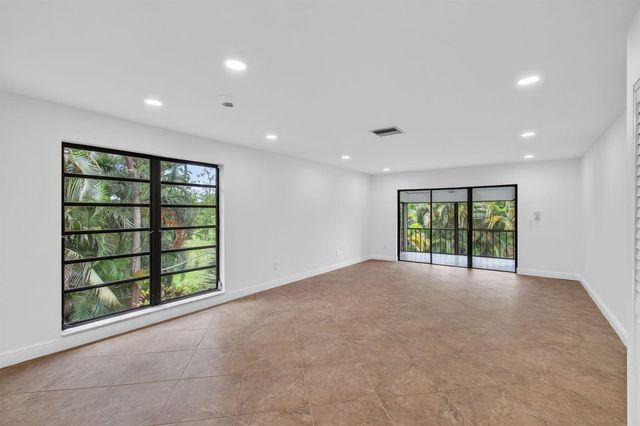 8460 Casa Del Lago, Boca Raton, FL 33433