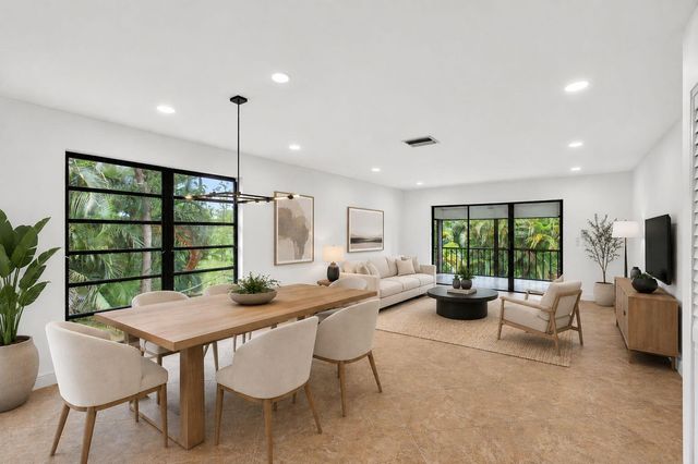 8460 Casa Del Lago, Boca Raton, FL 33433