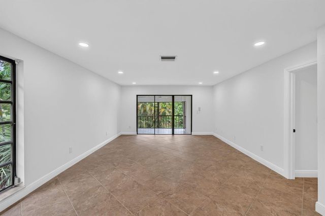 8460 Casa Del Lago, Boca Raton, FL 33433