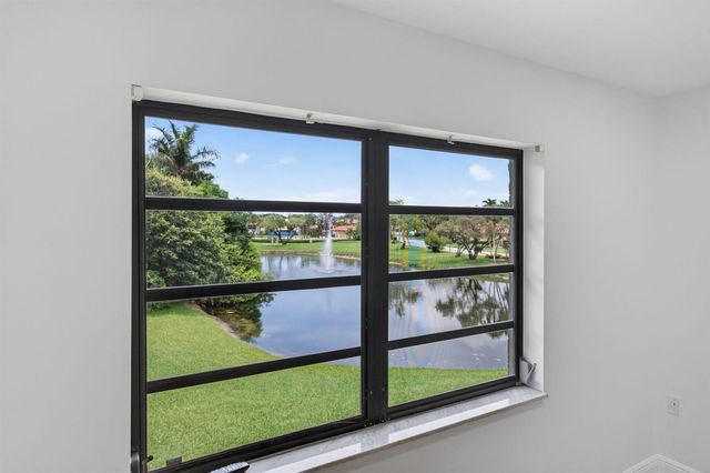 8460 Casa Del Lago, Boca Raton, FL 33433
