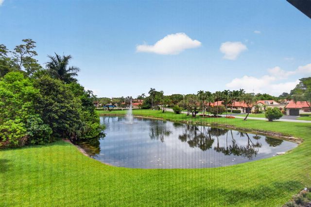 8460 Casa Del Lago, Boca Raton, FL 33433
