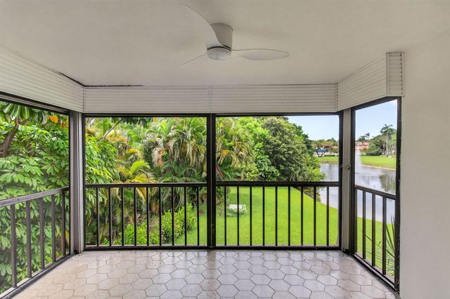 8460 Casa Del Lago, Boca Raton, FL 33433