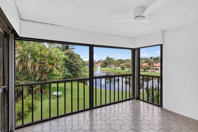 8460 Casa Del Lago, Boca Raton, FL 33433