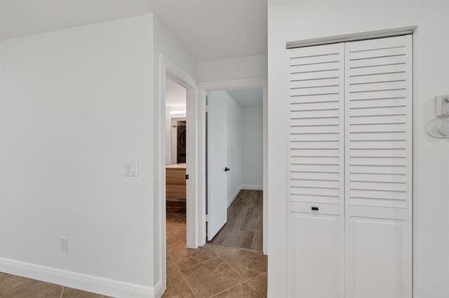 8460 Casa Del Lago, Boca Raton, FL 33433