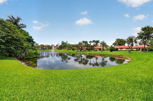 8460 Casa Del Lago, Boca Raton, FL 33433