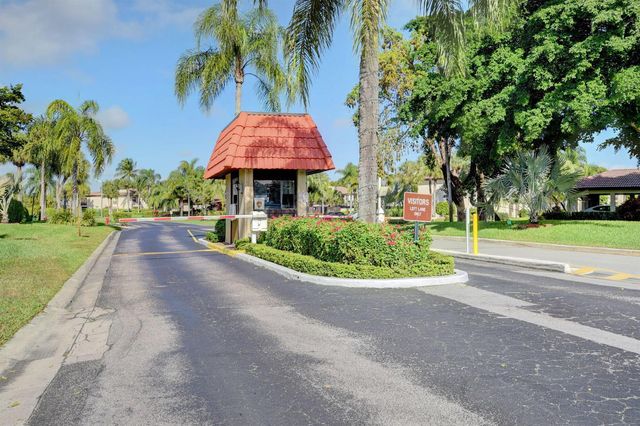 8460 Casa Del Lago, Boca Raton, FL 33433