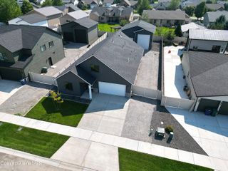 6696 W Portrush Dr, Rathdrum, ID 83858