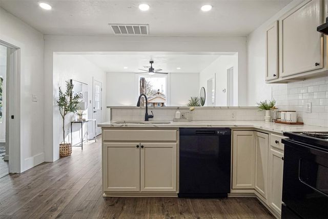 708 E Vilas Avenue, Guthrie, OK 73044