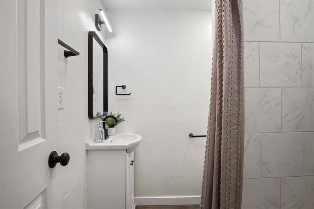 708 E Vilas Avenue, Guthrie, OK 73044