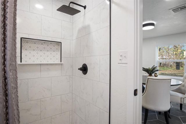 708 E Vilas Avenue, Guthrie, OK 73044