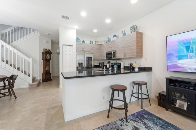 6128 SE Portofino Circle 104, Hobe Sound, FL 33455