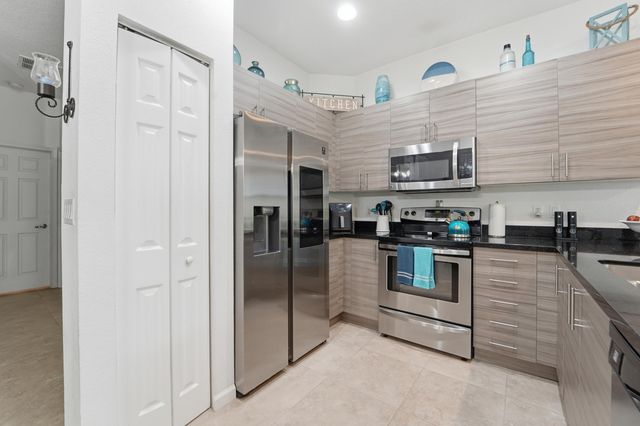 6128 SE Portofino Circle 104, Hobe Sound, FL 33455