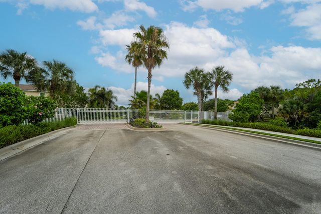 6128 SE Portofino Circle 104, Hobe Sound, FL 33455