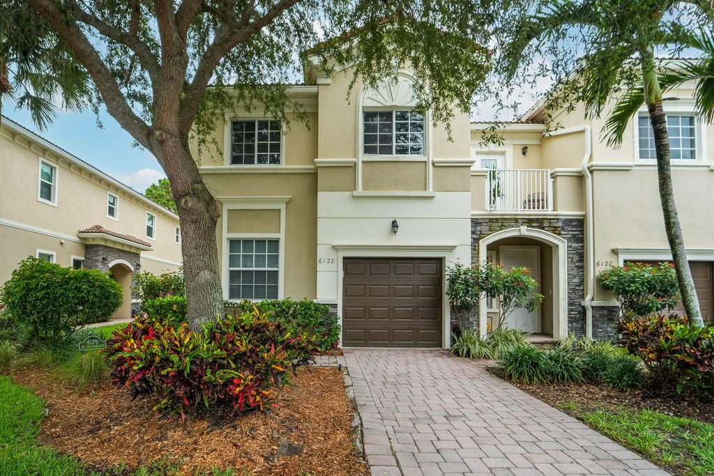 6128 SE Portofino Circle 104, Hobe Sound, FL 33455