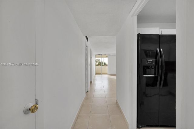 5050 NW 7th St 202, Miami, FL 33126