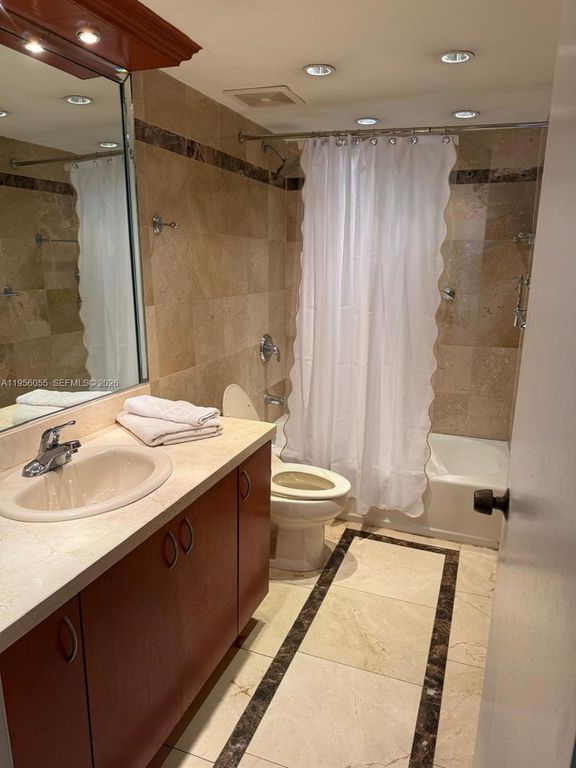 Image 9 of property listing at 5401 Collins Ave 107, Miami Beach, FL 33140