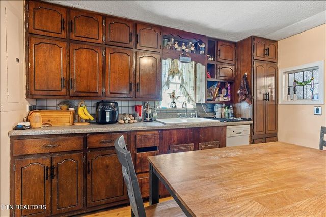 210 2nd Street, Englewood, TN 37329