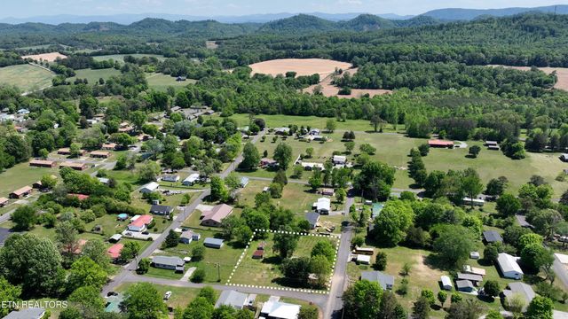 210 2nd Street, Englewood, TN 37329