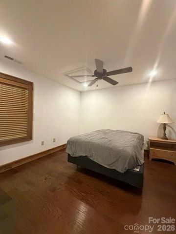 47 Falls Crossing Road, Burnsville, NC 28714