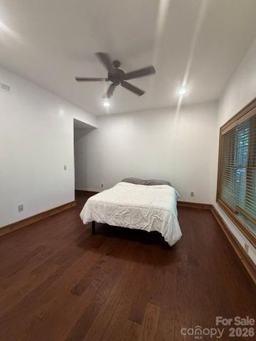 47 Falls Crossing Road, Burnsville, NC 28714
