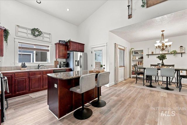 1408 S Sandal Creek Lane, Nampa, ID 83686