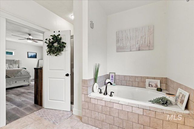 1408 S Sandal Creek Lane, Nampa, ID 83686