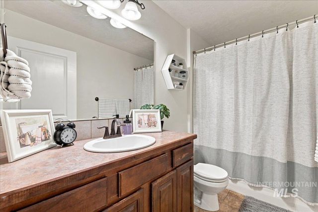 1408 S Sandal Creek Lane, Nampa, ID 83686