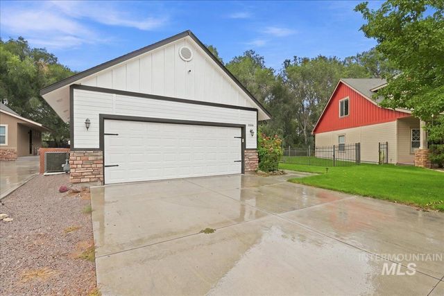 1408 S Sandal Creek Lane, Nampa, ID 83686