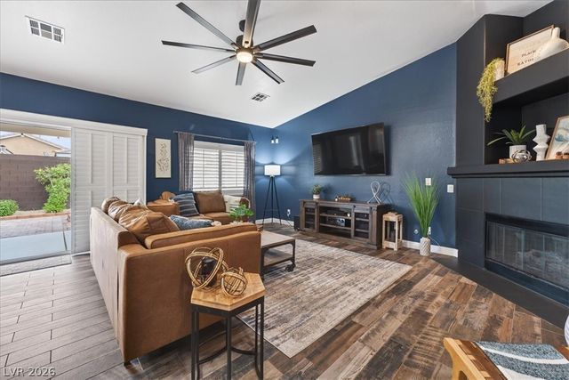 6808 Hazelnut Garden Street, Las Vegas, NV 89131