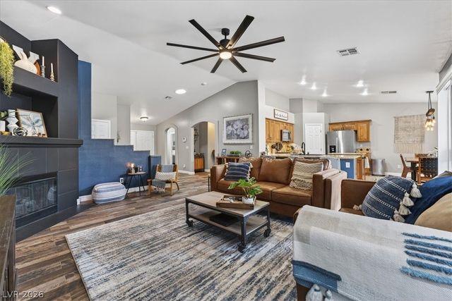 6808 Hazelnut Garden Street, Las Vegas, NV 89131