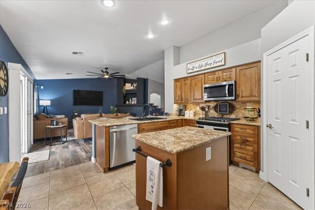 6808 Hazelnut Garden Street, Las Vegas, NV 89131