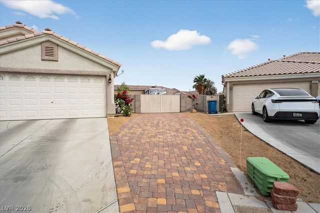 6808 Hazelnut Garden Street, Las Vegas, NV 89131