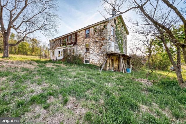 57 METZ LN, New Bloomfield, PA 17068