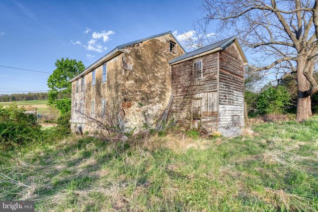 57 METZ LN, New Bloomfield, PA 17068