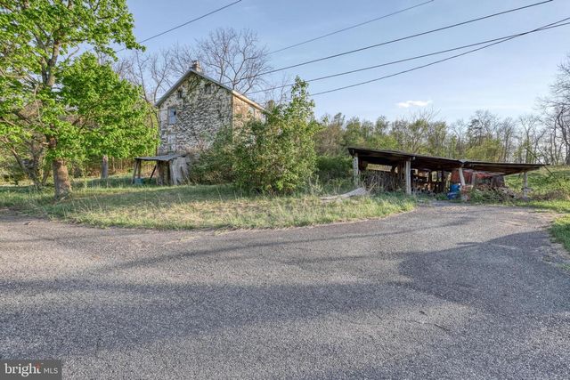 57 METZ LN, New Bloomfield, PA 17068