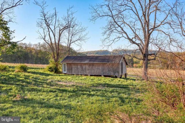 57 METZ LN, New Bloomfield, PA 17068