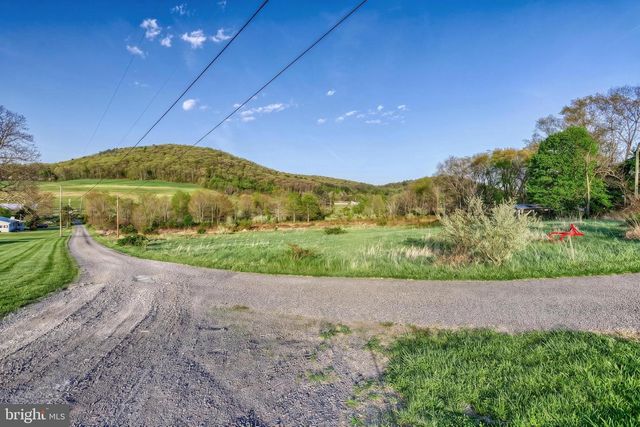 57 METZ LN, New Bloomfield, PA 17068